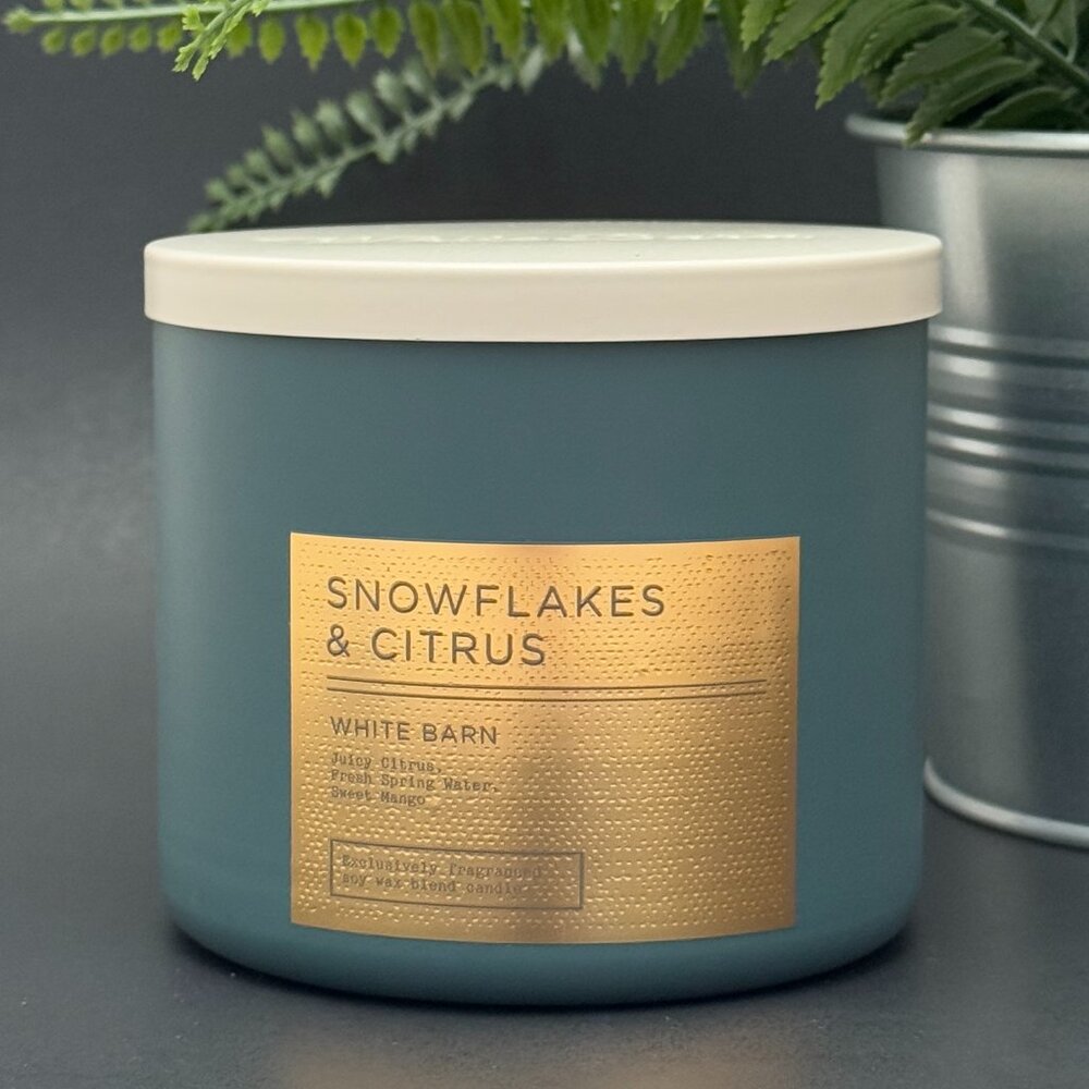 BBW Snowflakes & Citrus White Barn Bath & Body Works 3 Wick Candle